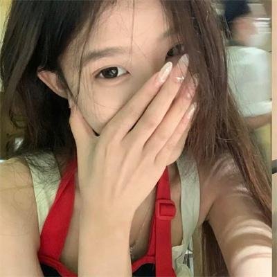 战火中的花蕾